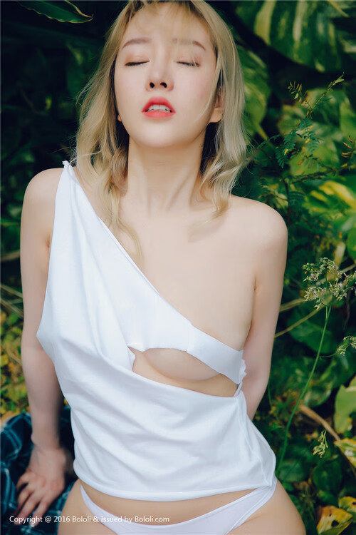 开云官网-德甲比赛精彩瞬间，战术变化引领潮流，德甲的比赛